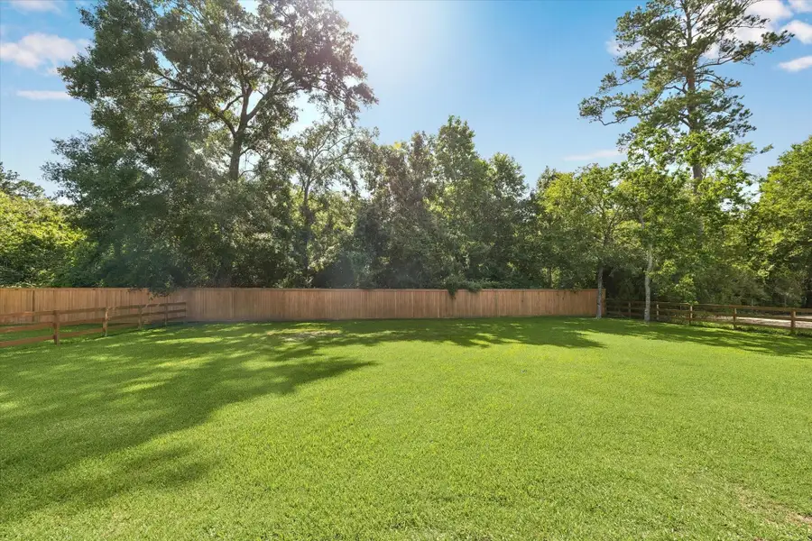 Fully fenced backyard offering ultimate privacy with no back neighbors! Fully fenced backyard offering ultimate privacy with no back neighbors!