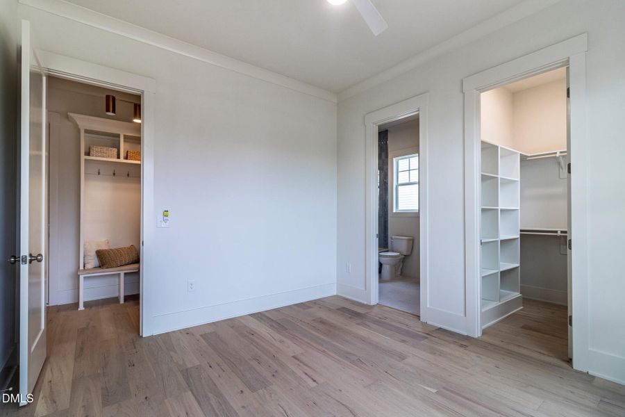 401_STABLE_VALLEY_INTERIOR_32