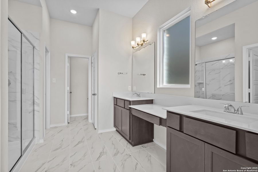 Furnished interior view inside a new home in Stillwater Ranch 45', San Antonio (Image 6). Furnished interior view inside a new home in Stillwater Ranch 45', San Antonio (Image 6).