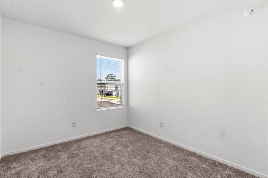Spacious, unfurnished interior of a new home in Tavola, New Caney (Image 26).