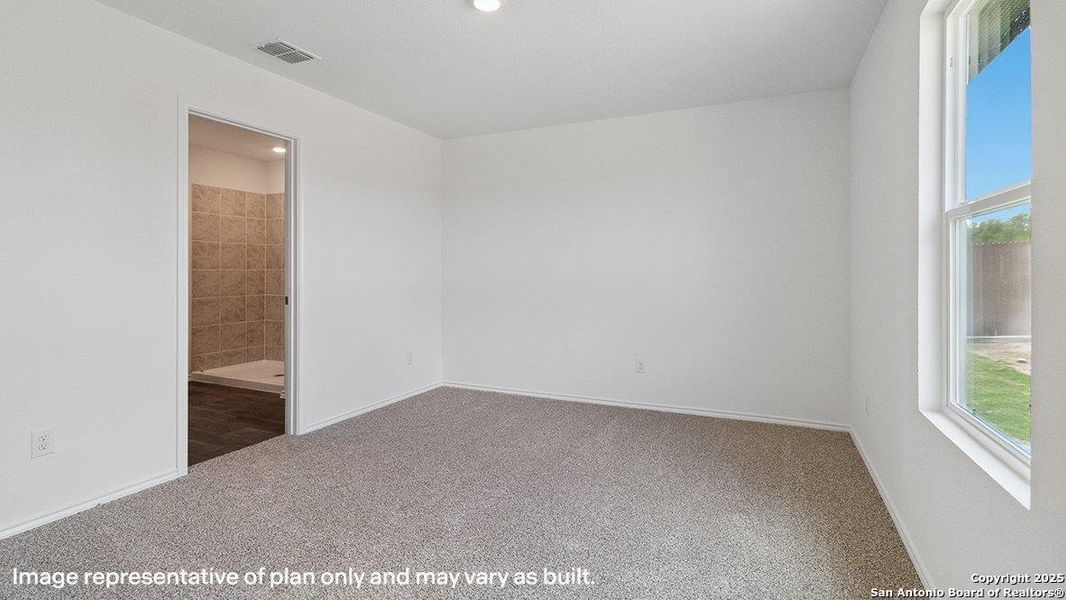 Spacious, unfurnished interior of a new home in Stonehill, San Antonio (Image 19).