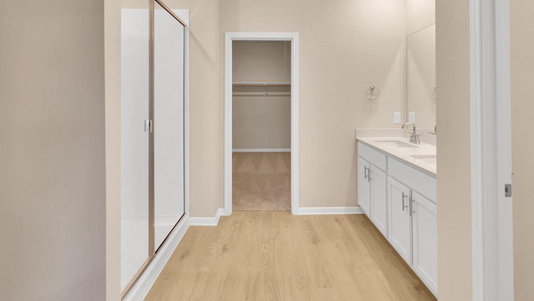 Spacious, unfurnished interior of a new home in Bar W Ranch, Leander (Image 26).