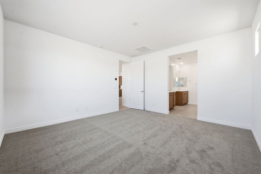 Spacious, unfurnished interior of a new home in Miravida, Surprise (Image 12).