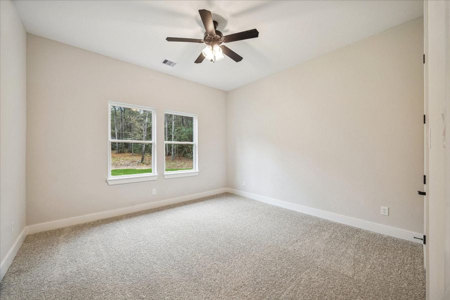 Spacious, unfurnished interior of a new home in , Huntsville (Image 31).