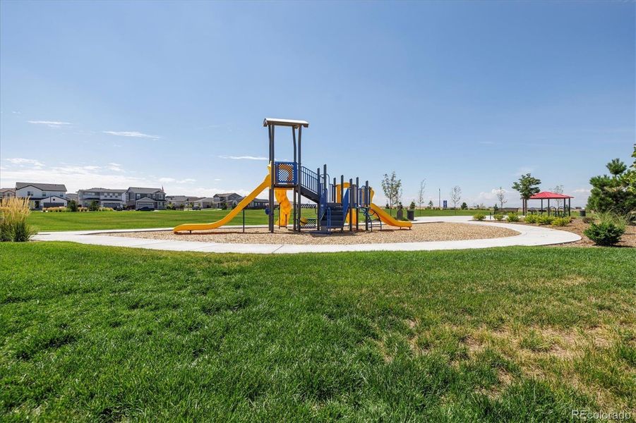 Community amenities in Settlers Crossing, Commerce City (Image 33).