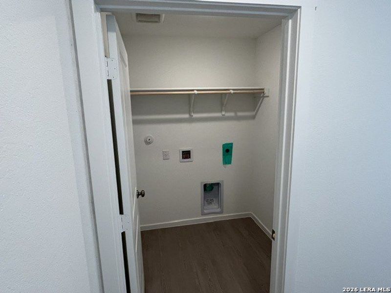 Spacious, unfurnished interior of a new home in , Kerrville (Image 8).