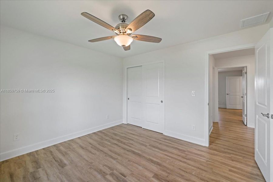 Spacious, unfurnished interior of a new home in Cape Coral, Cape Coral (Image 20).