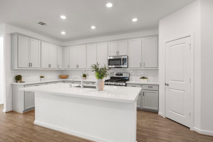 Light and Bright Kitchen!