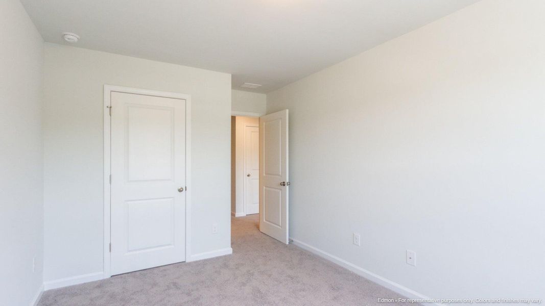 Spacious, unfurnished interior of a new home in Carolina Groves, Moncks Corner (Image 14).