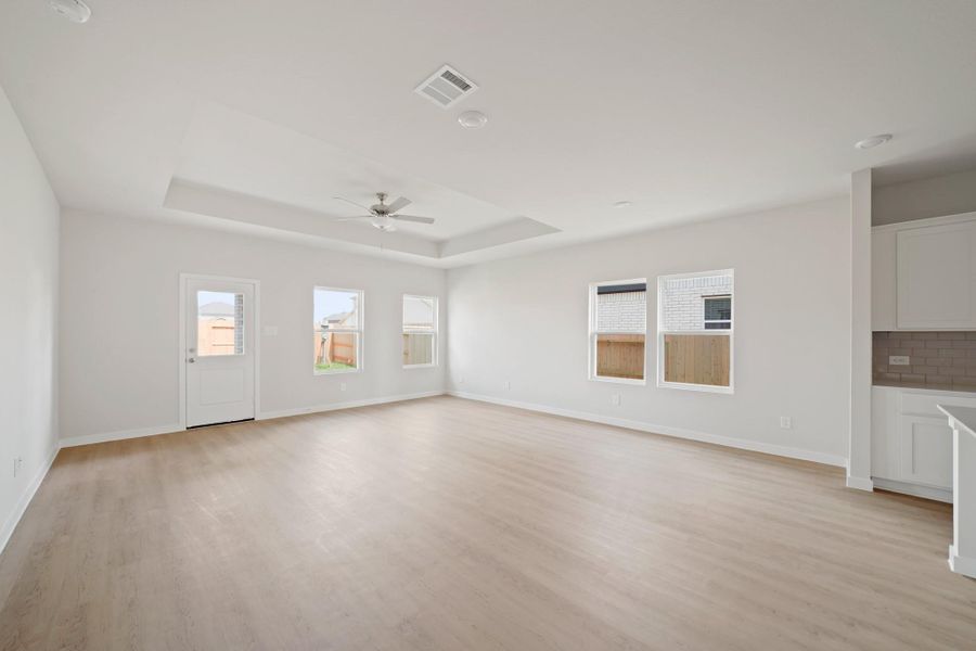 Spacious, unfurnished interior of a new home in Sunterra, Katy (Image 12). Spacious, unfurnished interior of a new home in Sunterra, Katy (Image 12).