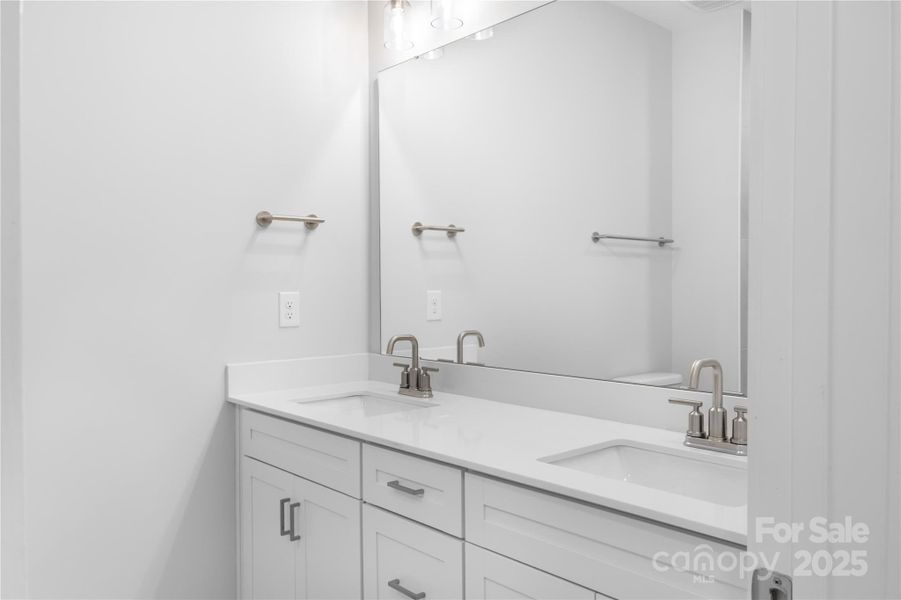 Image 38 of a home in .