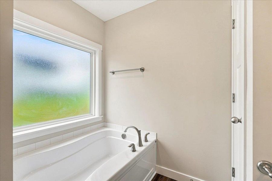 Close-up of interior finishes inside a home in Davis Heights, Inman (Image 15).