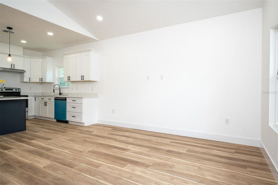 Spacious, unfurnished interior of a new home in , Williston (Image 19).