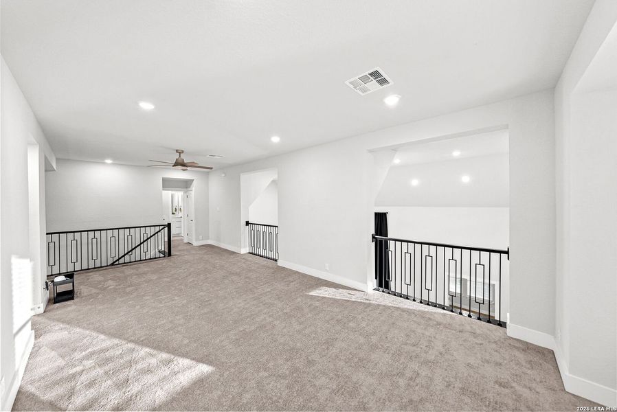 Spacious, unfurnished interior of a new home in Ventana, Bulverde (Image 66).