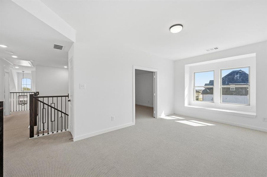 Spacious, unfurnished interior of a new home in Wildridge, Oak Point (Image 8). Spacious, unfurnished interior of a new home in Wildridge, Oak Point (Image 8).