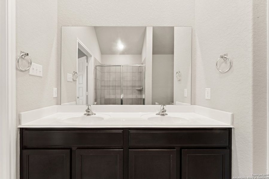 Close-up of interior finishes inside a home in Agave, San Antonio (Image 12). Close-up of interior finishes inside a home in Agave, San Antonio (Image 12).