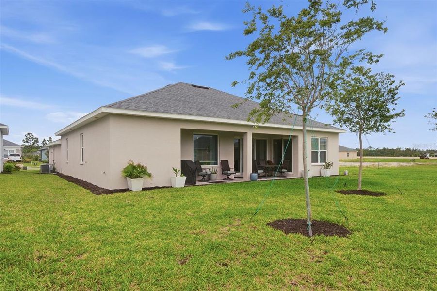 Exterior details and patio area of a home in , Deland (Image 27).