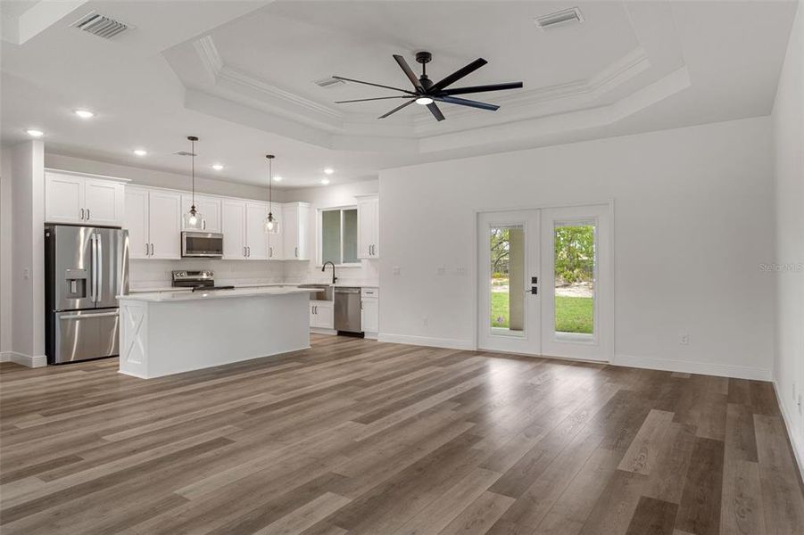 Spacious, unfurnished interior of a new home in , Weeki Wachee (Image 15).