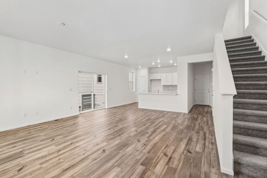 Spacious, unfurnished interior of a new home in Windler, Aurora (Image 10).