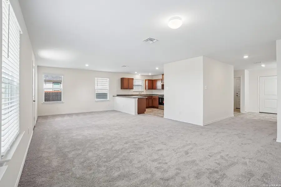 Spacious, unfurnished interior of a new home in Medina Crossing, Von Ormy (Image 34).