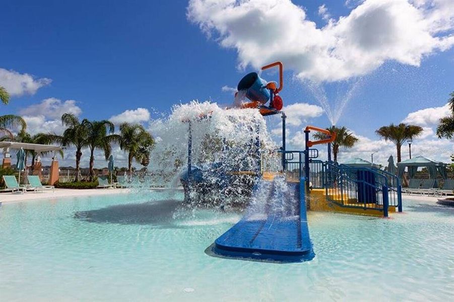 Community amenities in Solara Resort, Kissimmee (Image 33).
