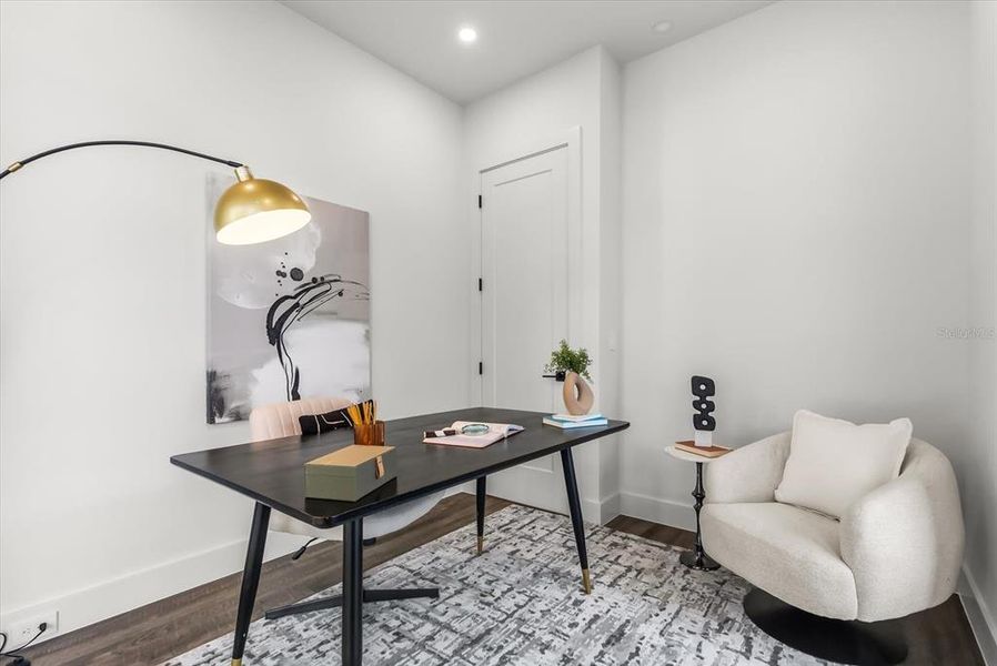 Furnished interior view inside a new home in , Orlando (Image 11).