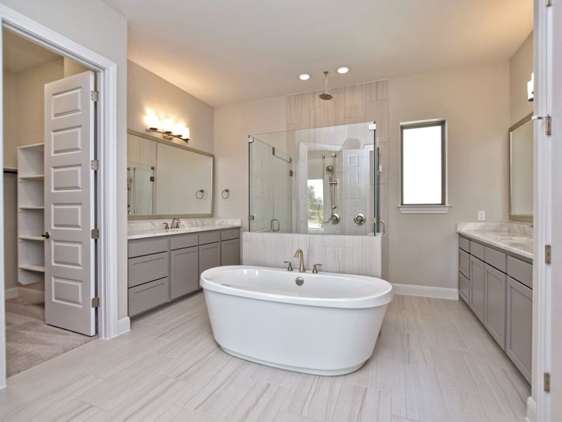 Representative furnished interior of a home built from the Siena III by Giddens Homes in Clearwater Ranch, Liberty Hill (Image 148).