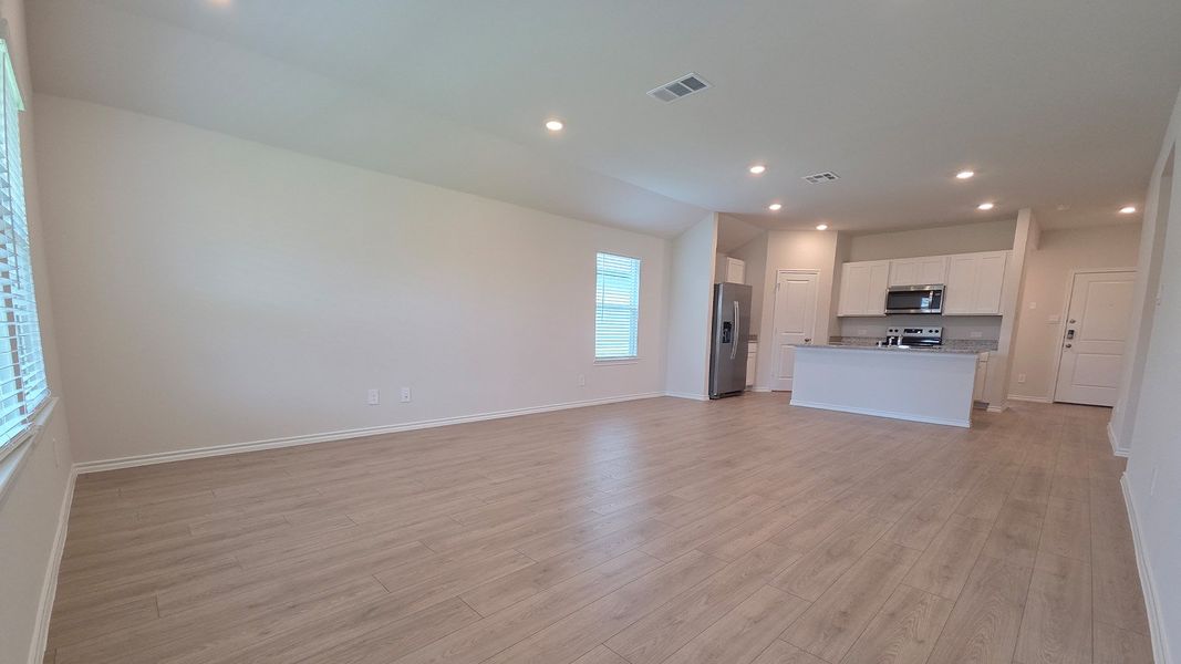 Spacious, unfurnished interior of a new home in Wildwood, Royse City (Image 23).
