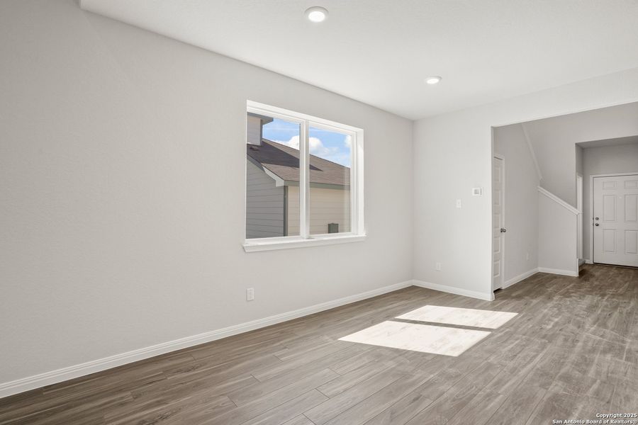 Spacious, unfurnished interior of a new home in Hunters Ranch, San Antonio (Image 16). Spacious, unfurnished interior of a new home in Hunters Ranch, San Antonio (Image 16).
