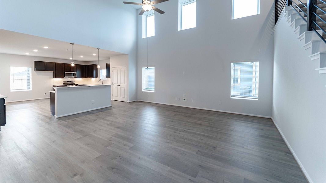 Spacious, unfurnished interior of a new home in Paramount, Kyle (Image 21).