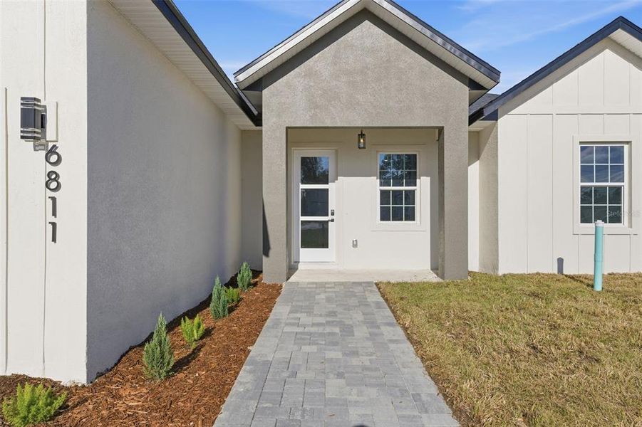 Exterior details and patio area of a home in , Ocala (Image 3).