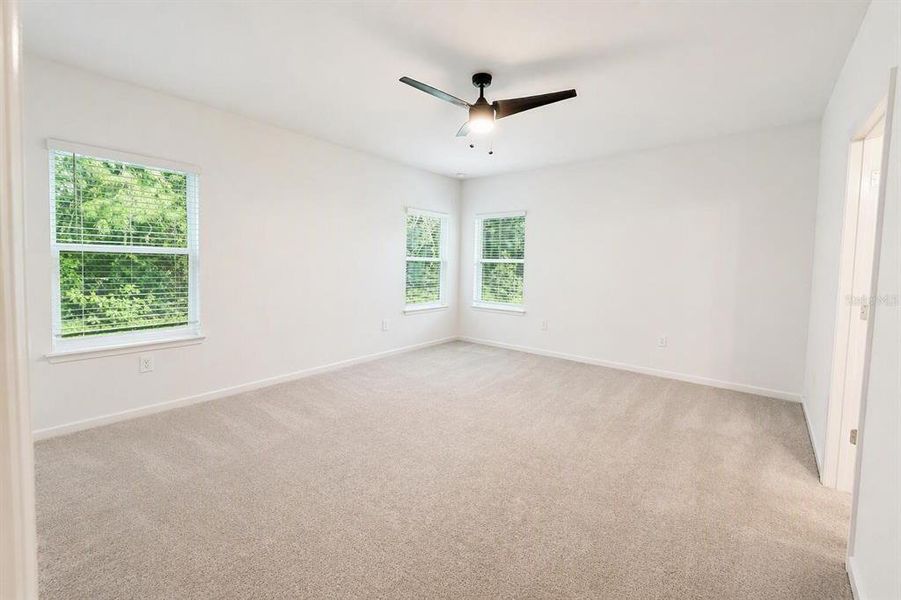 Spacious, unfurnished interior of a new home in Grand Park North, Dunnellon (Image 18).