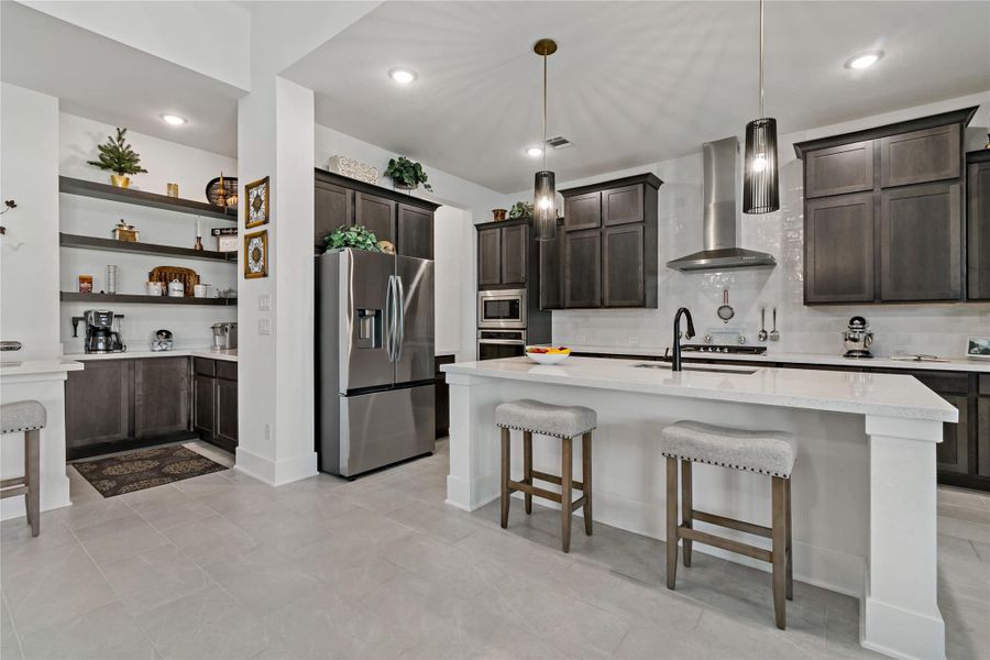 Plenty of room for entertaining! Plenty of room for entertaining!