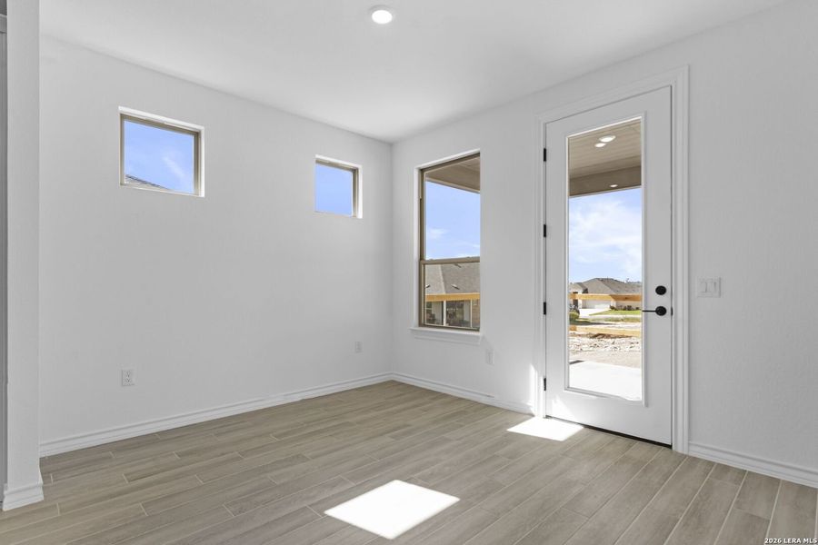 Spacious, unfurnished interior of a new home in Del Webb New Braunfels at Veramendi, New Braunfels (Image 39).