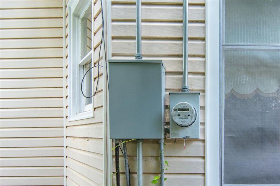 Exterior details and patio area of a home in , Brownwood (Image 13).