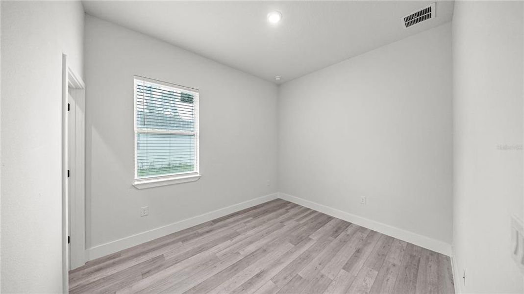 Spacious, unfurnished interior of a new home in , North Port (Image 22).