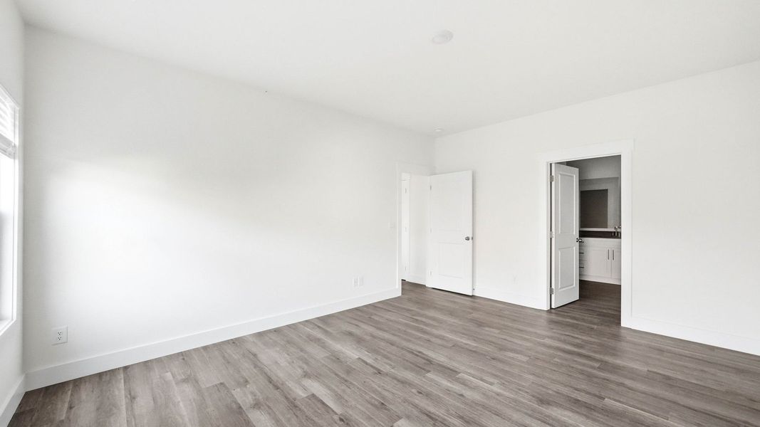 Spacious, unfurnished interior of a new home in Polo Fields, Kingsport (Image 23).