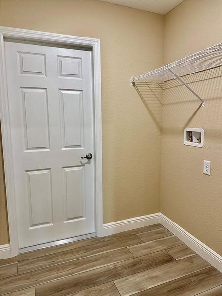 Spacious, unfurnished interior of a new home in , Weeki Wachee (Image 50).