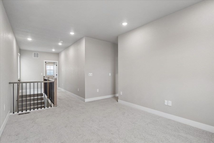 Spacious, unfurnished interior of a new home in Aspen Meadows, Colorado Springs (Image 19). Spacious, unfurnished interior of a new home in Aspen Meadows, Colorado Springs (Image 19).