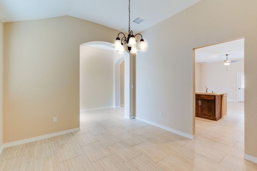 Spacious, unfurnished interior of a new home in Crossland, Socorro (Image 16).
