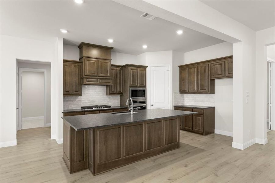 14. 532 Birthright - Kitchen (2)