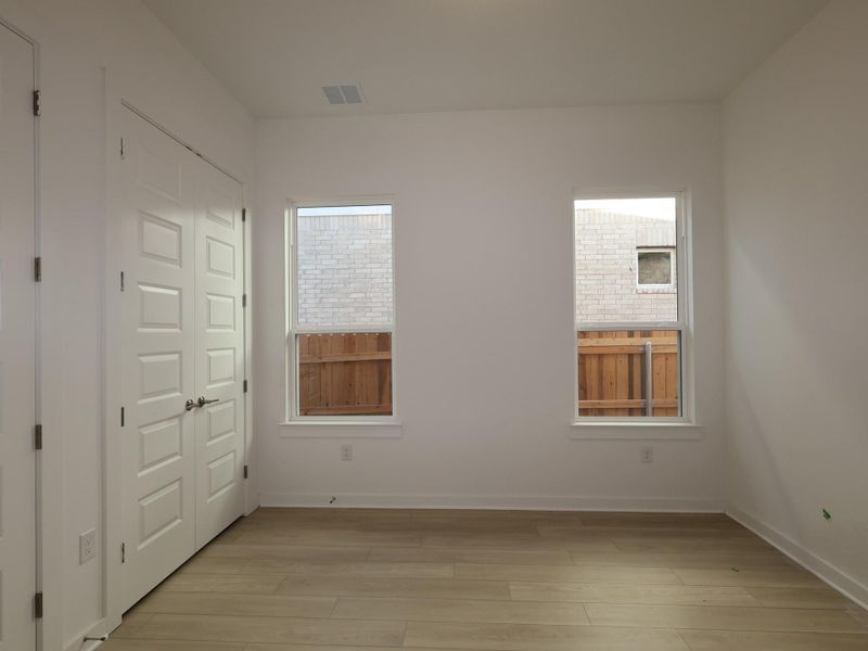 Spacious, unfurnished interior of a new home in Barksdale, Leander (Image 10).