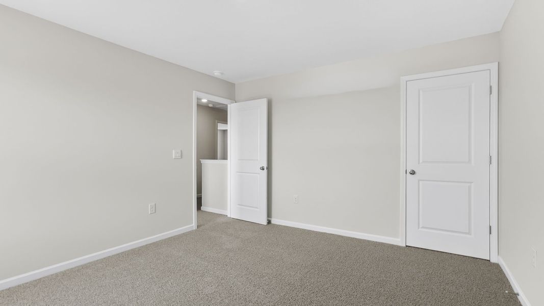 Spacious, unfurnished interior of a new home in Benjamin's Grove, Woodruff (Image 24).