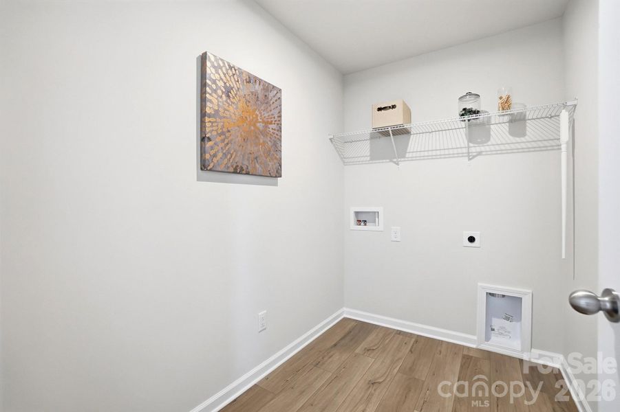 Spacious, unfurnished interior of a new home in Waxhaw Landing, Monroe (Image 21).