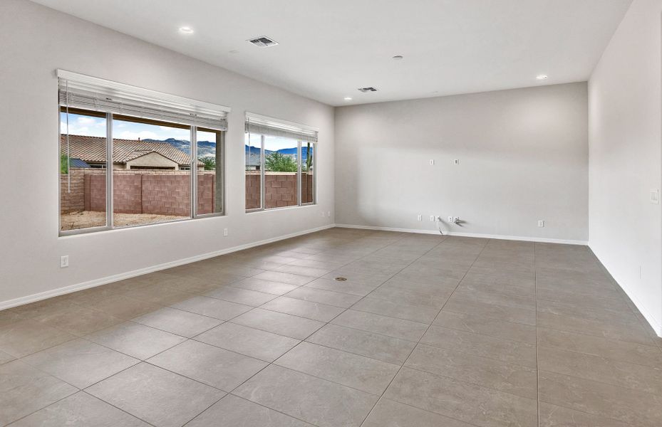 Spacious, unfurnished interior of a new home in Del Webb at Rocking K, Tucson (Image 22).