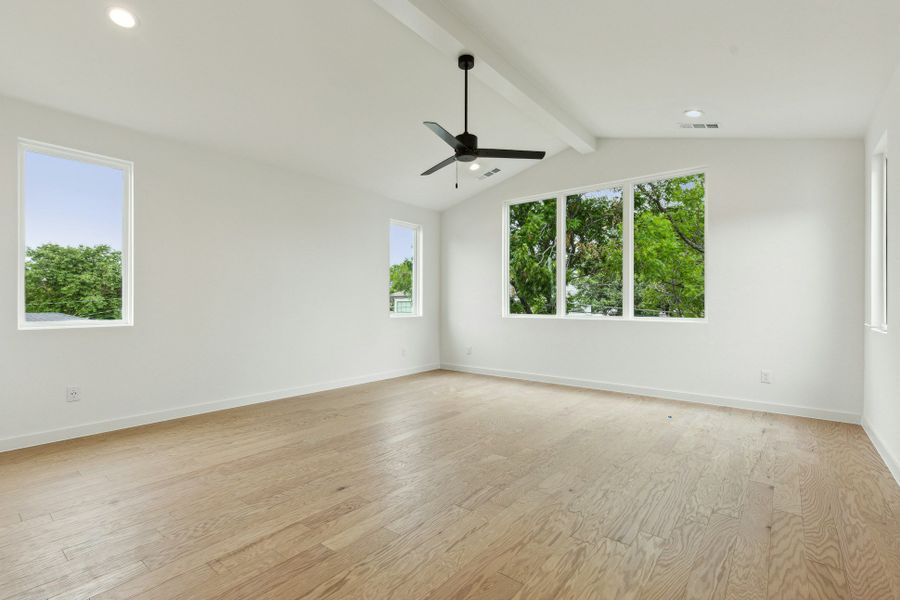 Spacious, unfurnished interior of a new home in , Dallas (Image 24).