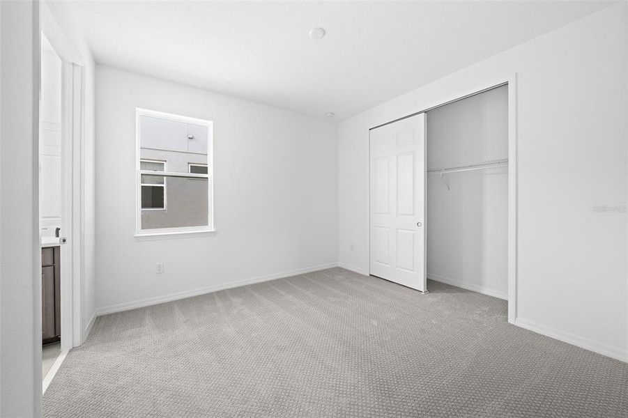 Spacious, unfurnished interior of a new home in , Ocala (Image 32).