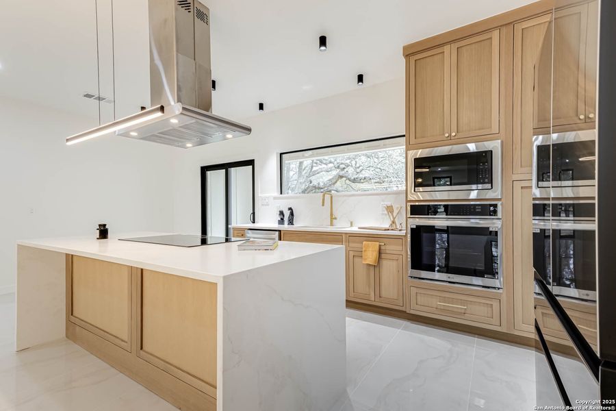 Furnished interior view inside a new home in , Floresville (Image 7).