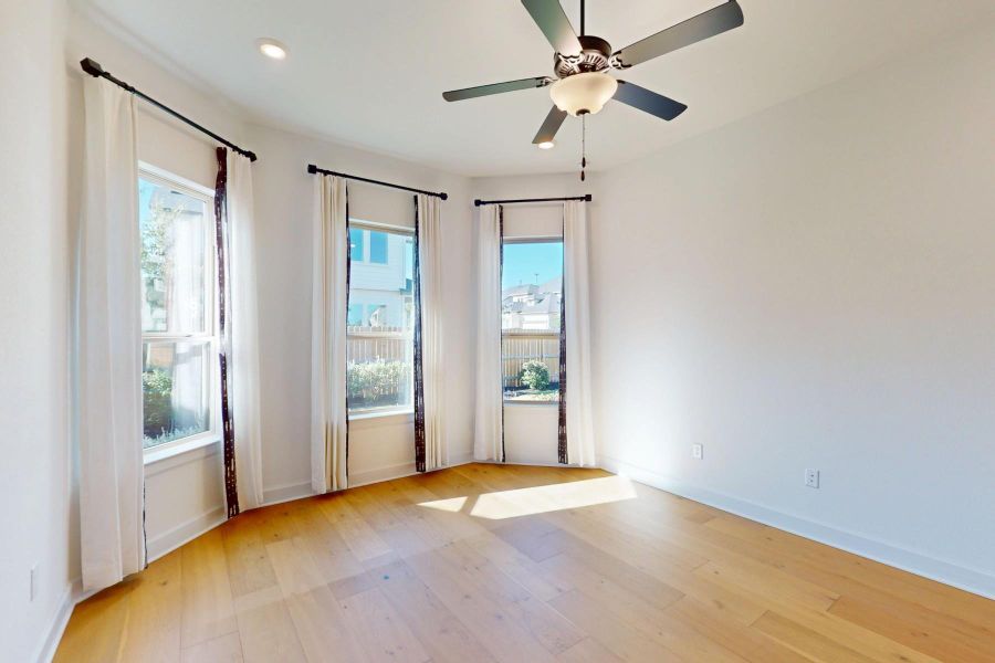Spacious, unfurnished interior of a new home in Cascades at Onion Creek, Austin (Image 23). Spacious, unfurnished interior of a new home in Cascades at Onion Creek, Austin (Image 23).