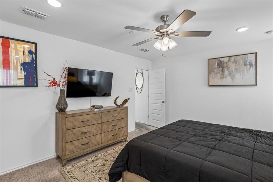Furnished interior view inside a new home in Cloverleaf Crossing Townhomes, Mesquite (Image 27).